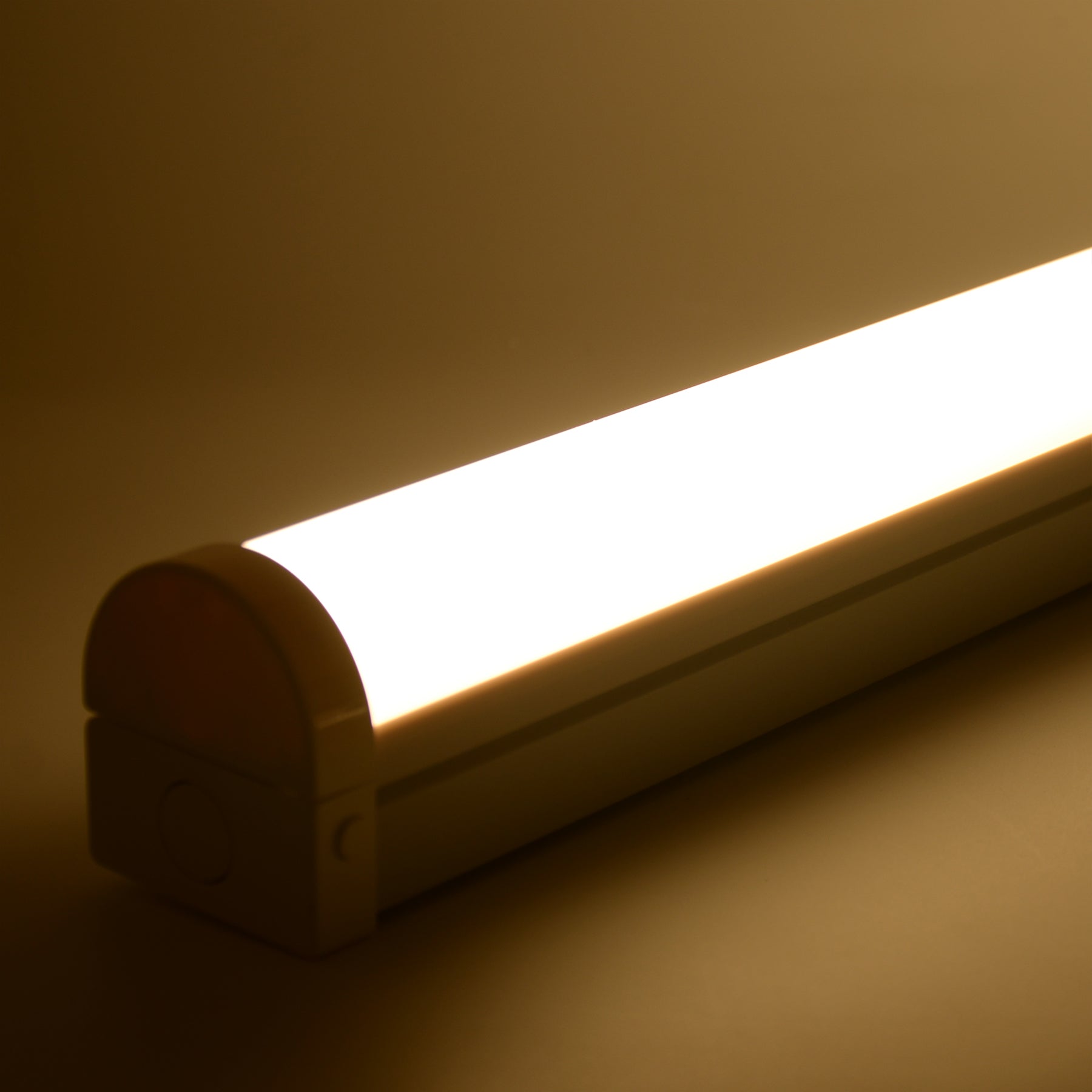  LED Nova Batten Light 3CCT 3 Powers