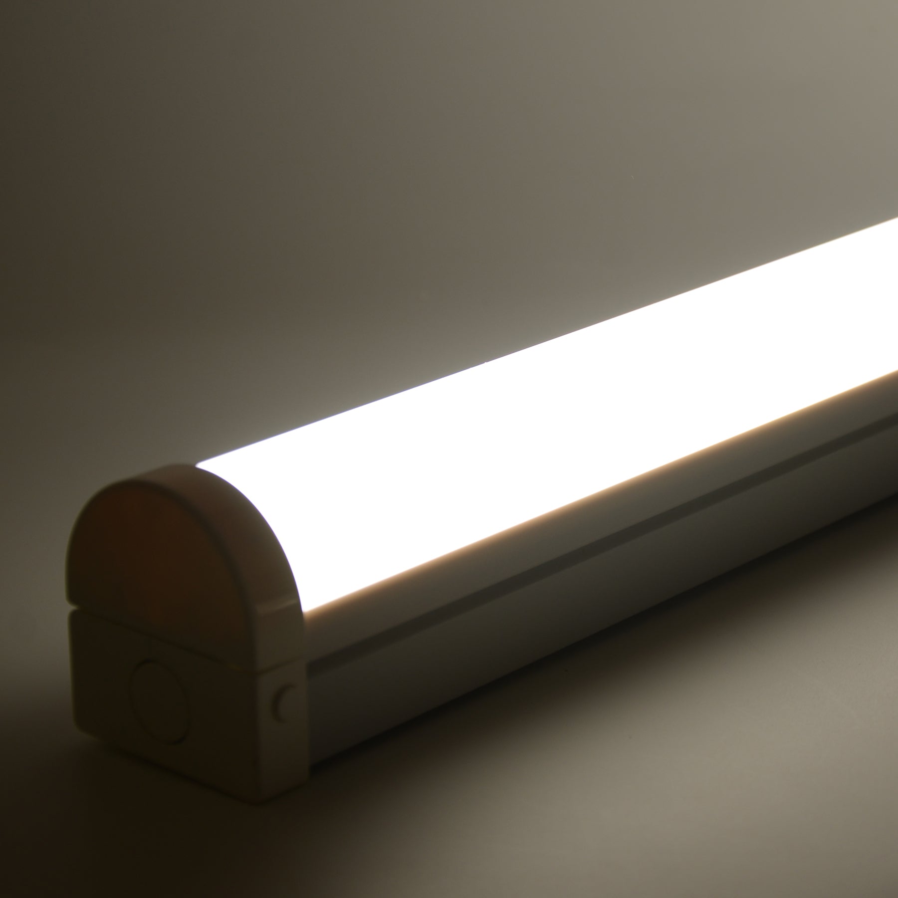  LED Nova Batten Light Standard 3CCT 3 Powers