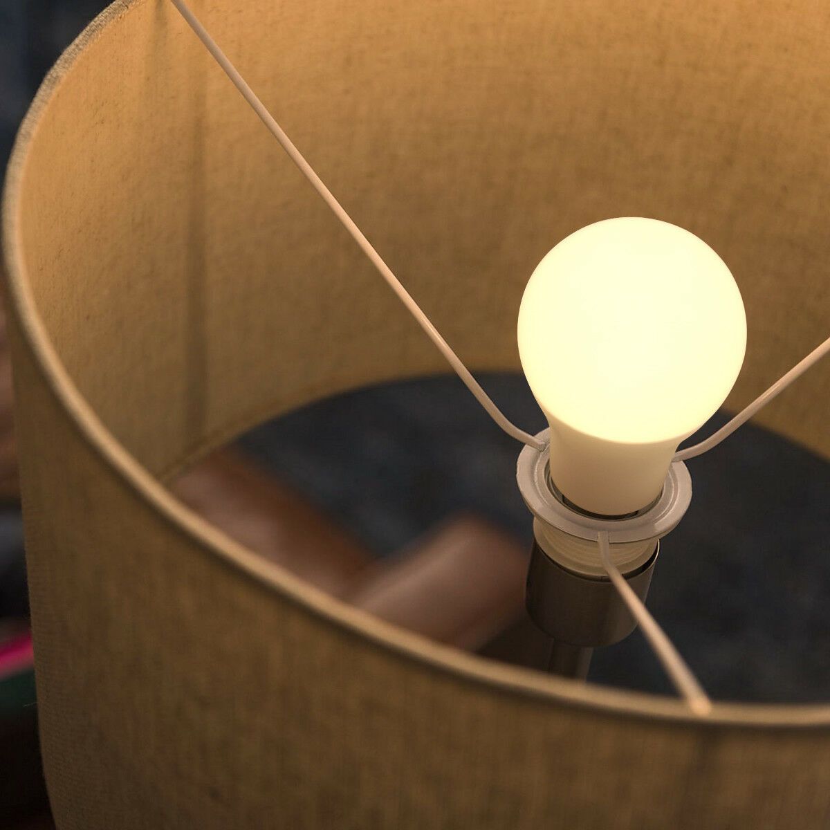  B22 Bayonet LED Globe Light Bulb